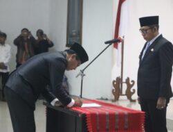 Sekda Taput Henry Sitompul Resmi Dilantik, Bupati Ajak Jajarannya Mendukung Penuh.