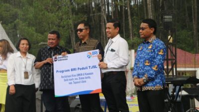 Bupati Taput Hadiri Mini Pesparawi Salib Kasih: Harmoni Iman, Budaya, dan Pariwisata Jadi Satu