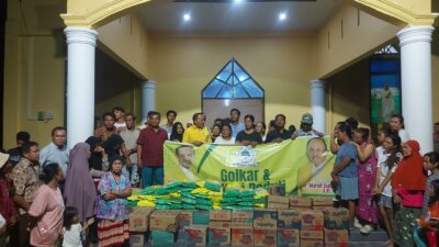 Dr. Maruli Siahaan Berikan Bantuan bagi Korban Banjir di Kelurahan Terjun Medan Marelan
