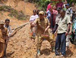 Pemkab Taput Gelar Tabur Bunga dan Salurkan Bantuan bagi Keluarga Korban Bencana di Parmonangan ‎