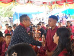 Bupati Taput Ajak Siswa SMAN 1 Pagaran Berpikir Futuristik dan Kuasai Pertanian Modern