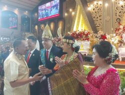 Anggota DPR RI Maruli Siahaan Hadiri Pesta Pernikahan di Medan