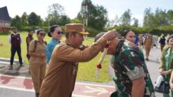 Bupati JTP Hutabarat Sambut Kedatangan Kasad Jenderal TNI Maruli Simanjuntak di Bandara Silangit