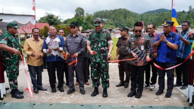 Pangdam I-BB bersama Bupati Tapanuli Utara Resmikan Jembatan Siualuompu, Bukti Kolaborasi Pemerintah-TNI