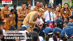 Hari Pertama Sekolah, Bupati Humbahas Kerahkan Seluruh Pejabat Jadi Pembina Upacara untuk Bangun Karakter Siswa